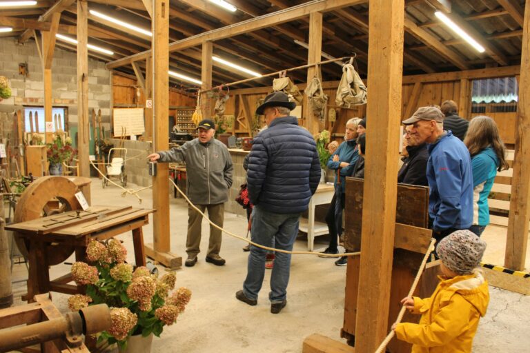 „z‘kobla frühner“ – Broger’s Stall